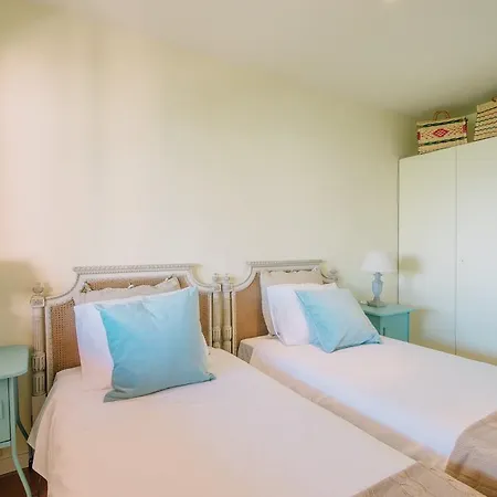 Refuge Holiday Homes | Infante Santo River View 아파트 *