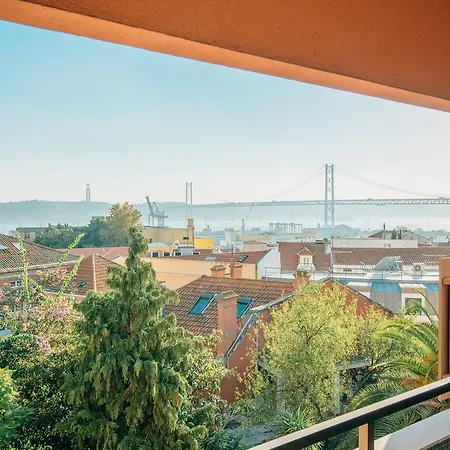 Refuge Holiday Homes | Infante Santo River View 아파트 리스본